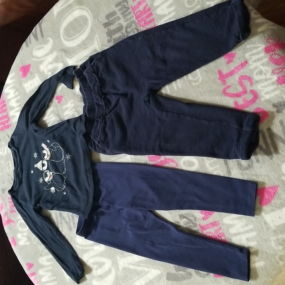 ❣5 for $25 Sale❣GAP Kids Dark Blue Penguin Top With Two Pair Pants